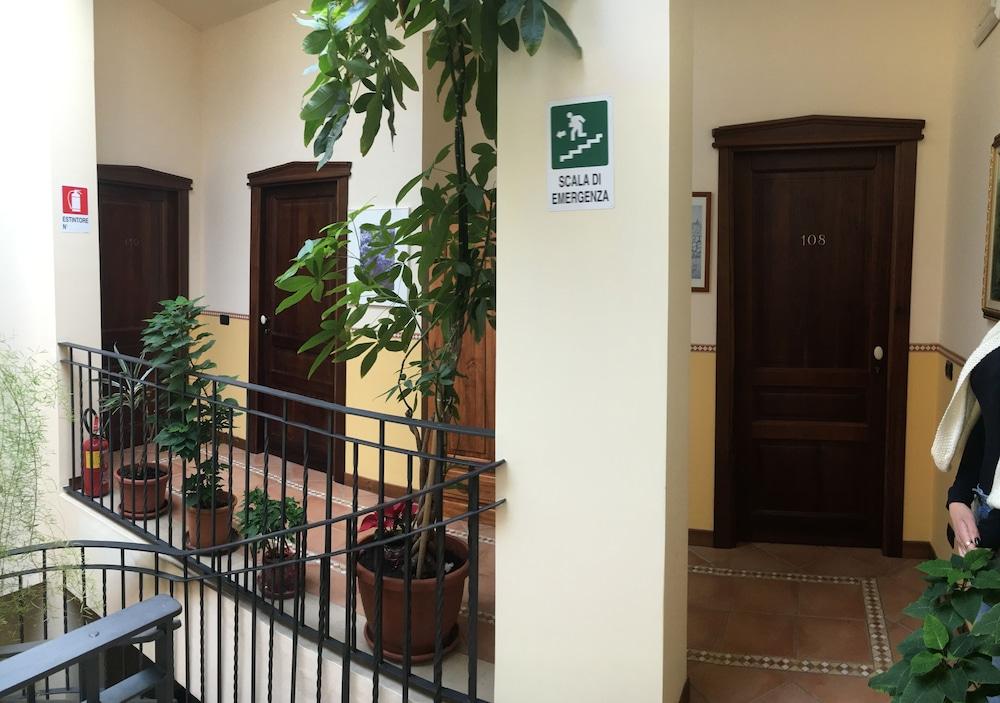 רגוזה Hotel Il Barocco מראה חיצוני תמונה